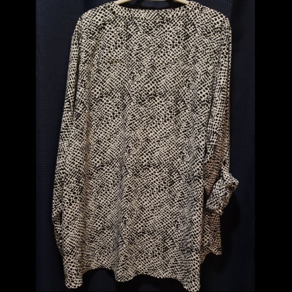 Women's Plus Size Roll Sleeve Blouse by Apt 9 - Picture 7 of 7